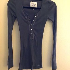 Abercrombie & Fitch Sexy V-Neck Top - SZ Small